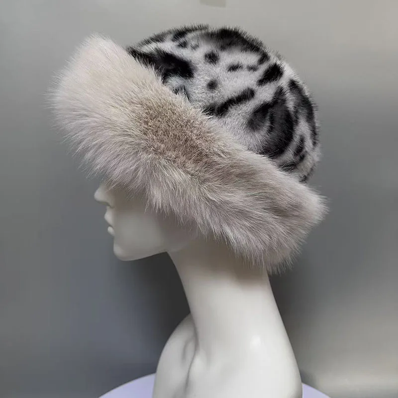 2026 New Women‘s Plush Leopard Print Winter Warm Round Hat Comfortable Soft Adorable Casual Winter Hat Fashion Winter Hat Gift