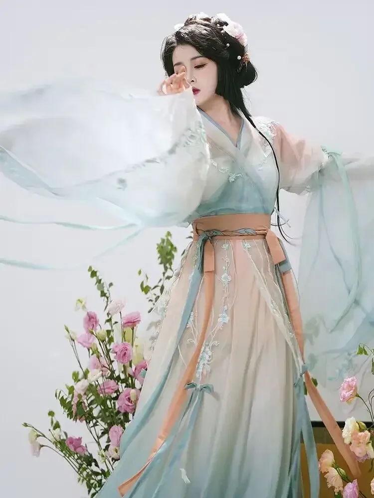 ชุด Hanfu สีน้ำเงินไล่ระดับสีชุดคอสเพลย์ผู้หญิงสไตล์วินเทจแบบดั้งเดิมชุดงานวันเกิดขนาดบวก