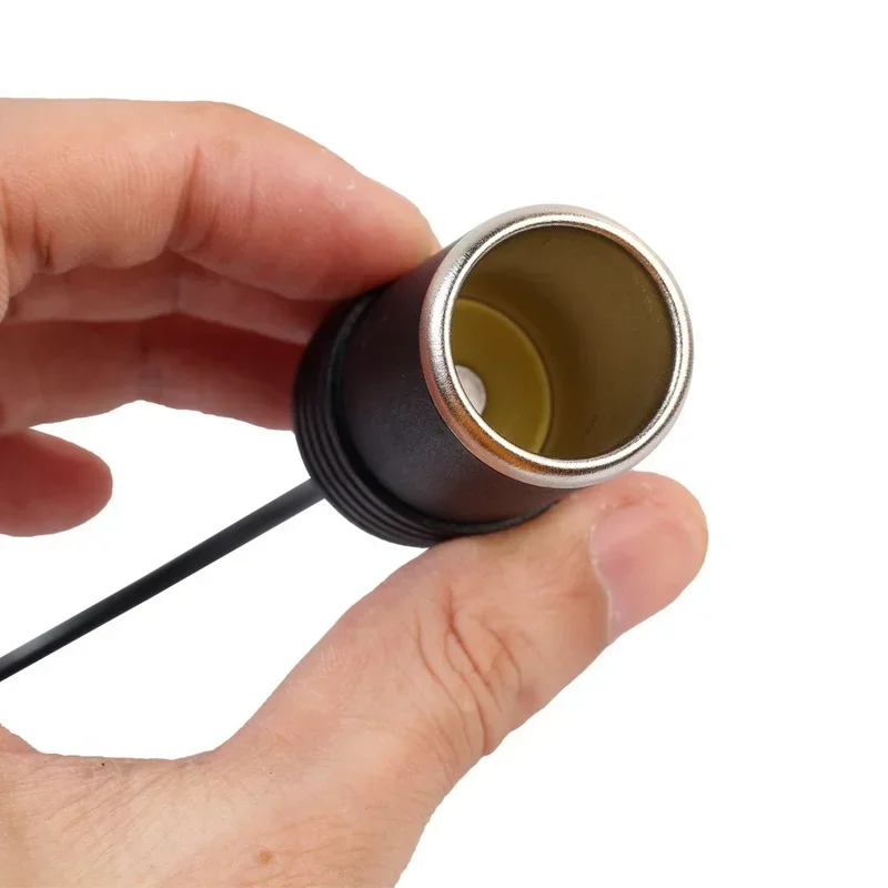 อะแดปเตอร์แปลงที่ควบคุมแบบมีสายพอร์ต USB เป็น12V ที่จุดบุหรี่ในรถยนต์สายไฟตัวเมียสำหรับธนาคารพลังงาน Xiaomi DVR
