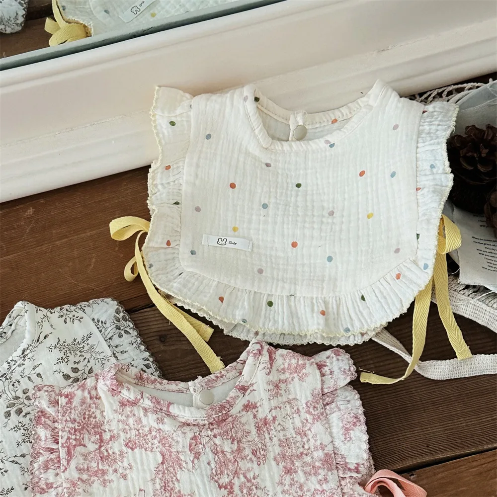 Four Seasons Flare Infant baby Accesories Lace Bibs Cotton Yarn Baby Boys Girls Gown Bibs for Newborns