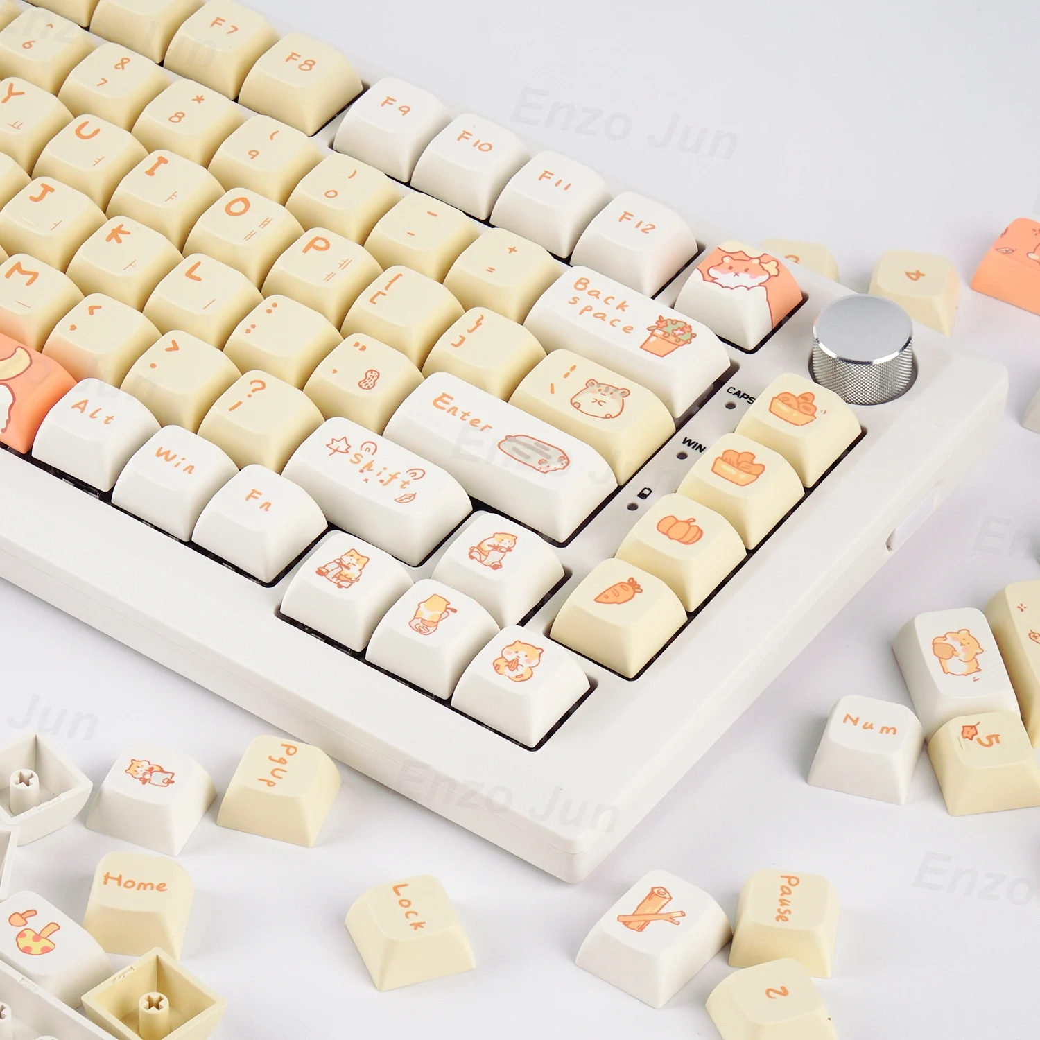 Imagem -02 - Cute Squirrel And Rat Theme Keycaps Pbt Dye Sublimation Coreano Personalizado Faça Você Mesmo Keycap para Jogos Teclado Mecânico 131 Chaves