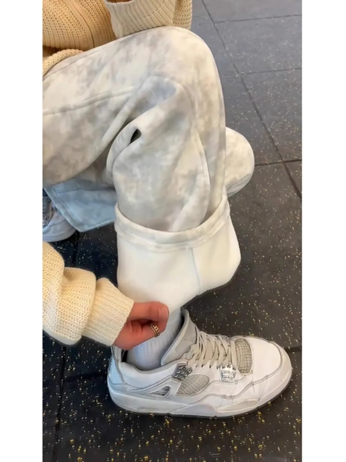 メンズフリース裏地付きワイドレッグカジュアルパンツ秋冬ハイストリートスタイル快適スポーティストレートカットパンツ