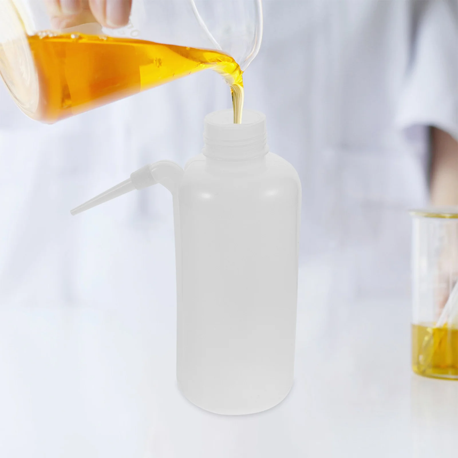 

4 Pcs Wash Bottle PE Squirt Bottles Chemistry Sports Plastic Reagent Squeezable Water Toiletry Travel Containers