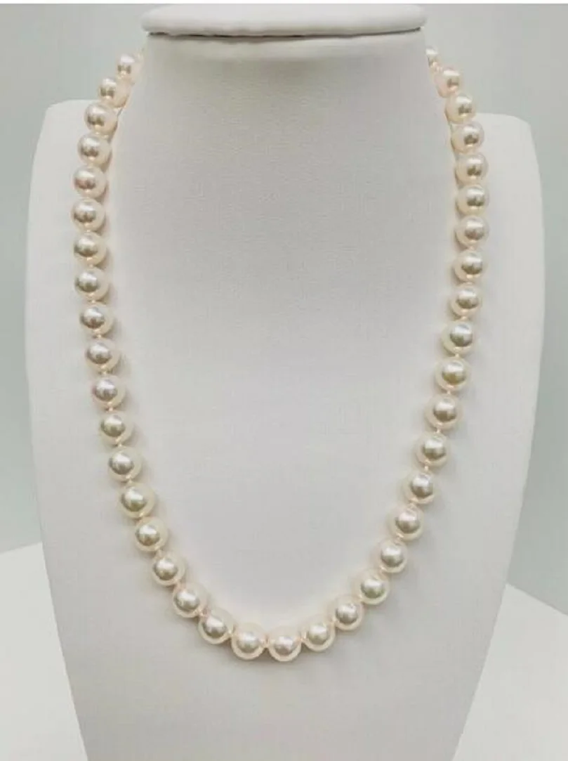 

Gorgeous 9-10mm Nanhai Round White Pearl Necklace 18 inches