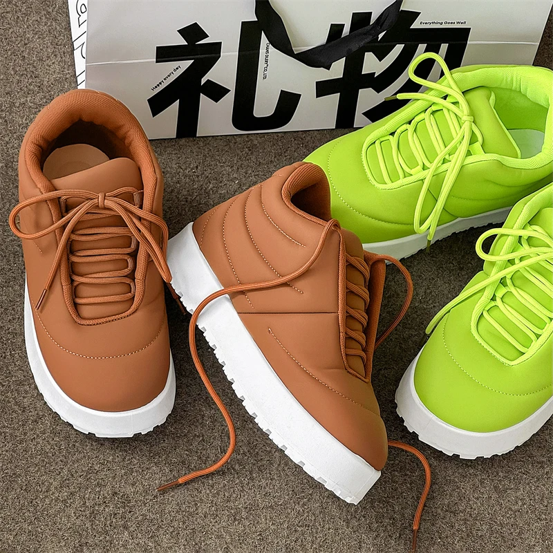 

2025 Новые высококачественные мужские кроссовки на толстой подошве Новые мужские кроссовки для хлеба Модные спортивные универсальные повседневные туфли для досок Мужская спортивная обувь