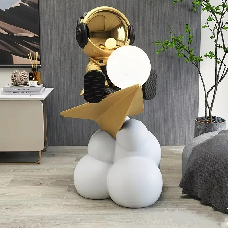 Customized Large Astronaut Landing Home Accessories Astronaut Lamp Sculpture Shop Exhibition Hall Hotel Decoration