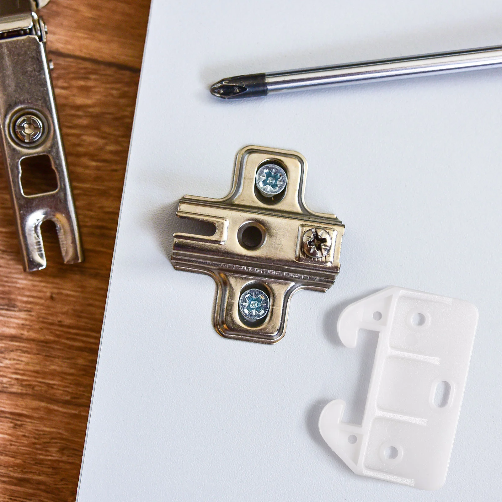 Guide per binari per cassetti in plastica da 10 pezzi, resistenti, facili da installare, staffa di ricambio per hardware per armadio, montaggio centrale