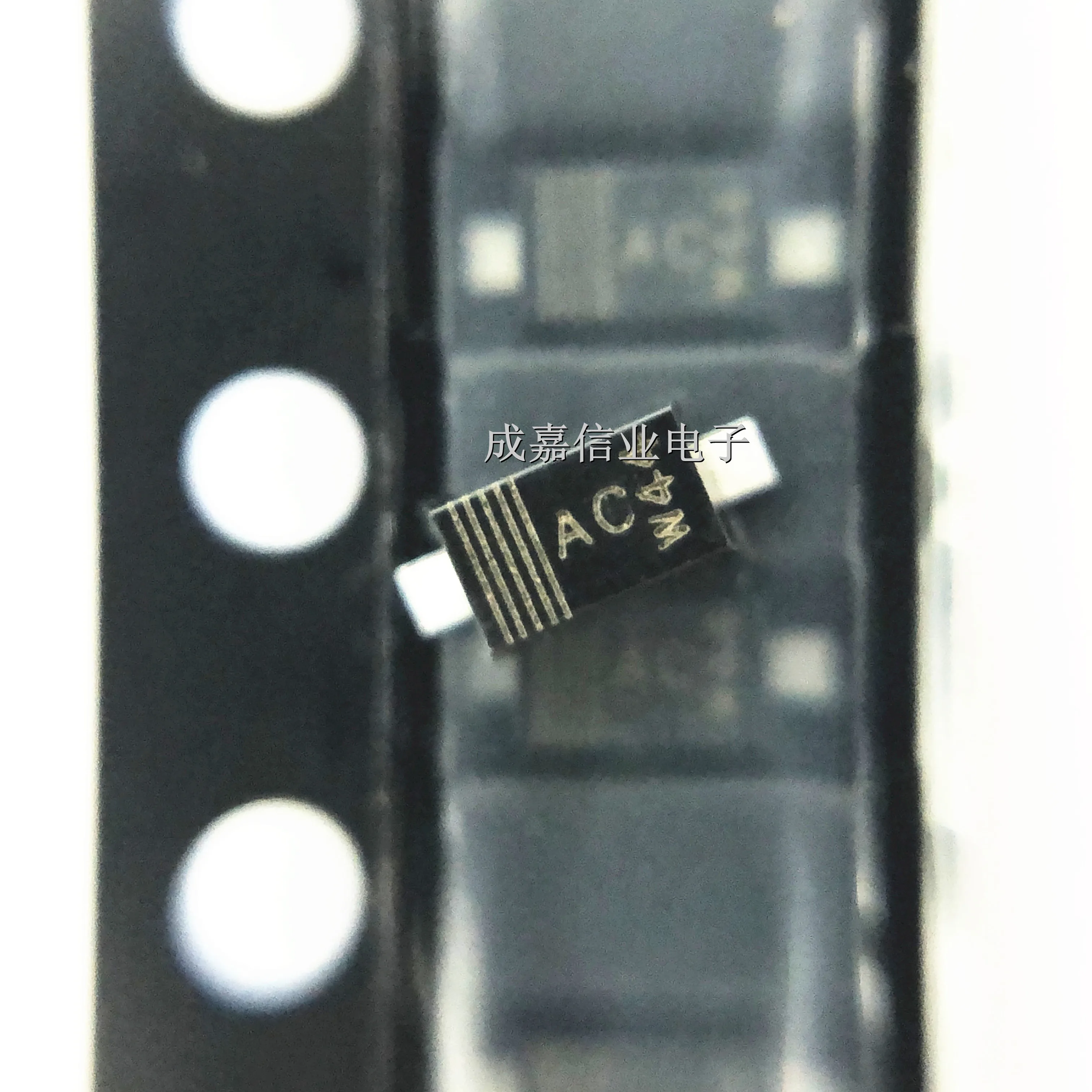 

10pcs/Lot PMEG1030EH,115 SOD-123F-2 MARKING;AC Schottky Diodes & Rectifiers 10V, 3A Operating Temperature:- 65 C-+ 150 C