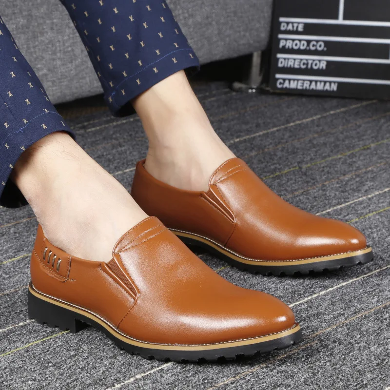 

Four Seasons of New Men's Office Wedding Shoes Pointed Toe Formal Leather Shoes A Stirrup Set of Feet Le Fu Shoes D5123