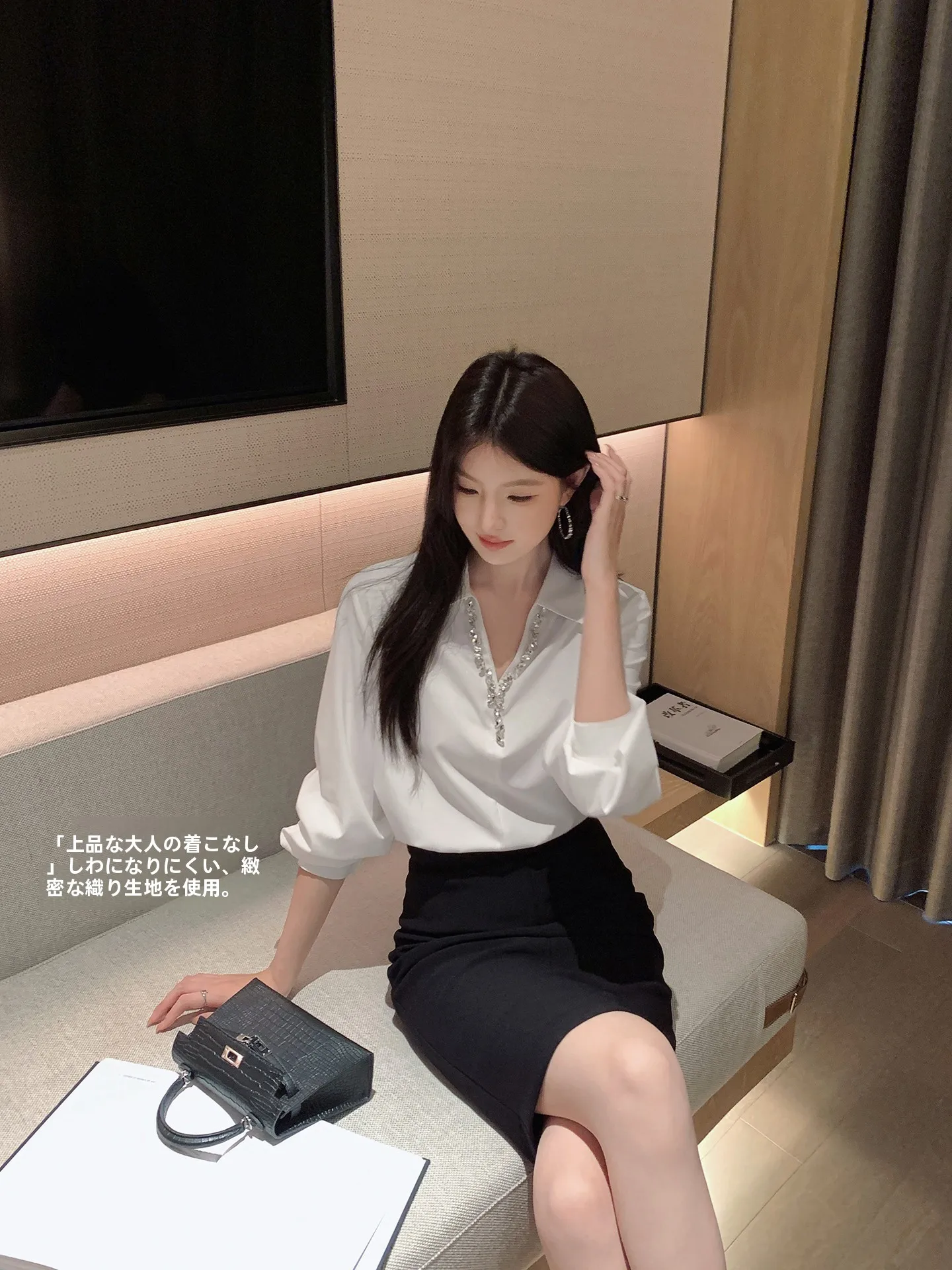 

Женская приталенная блузка Ms.Daoge с V-образным вырезом, белая, для офиса, премиум-класса, весенняя коллекция