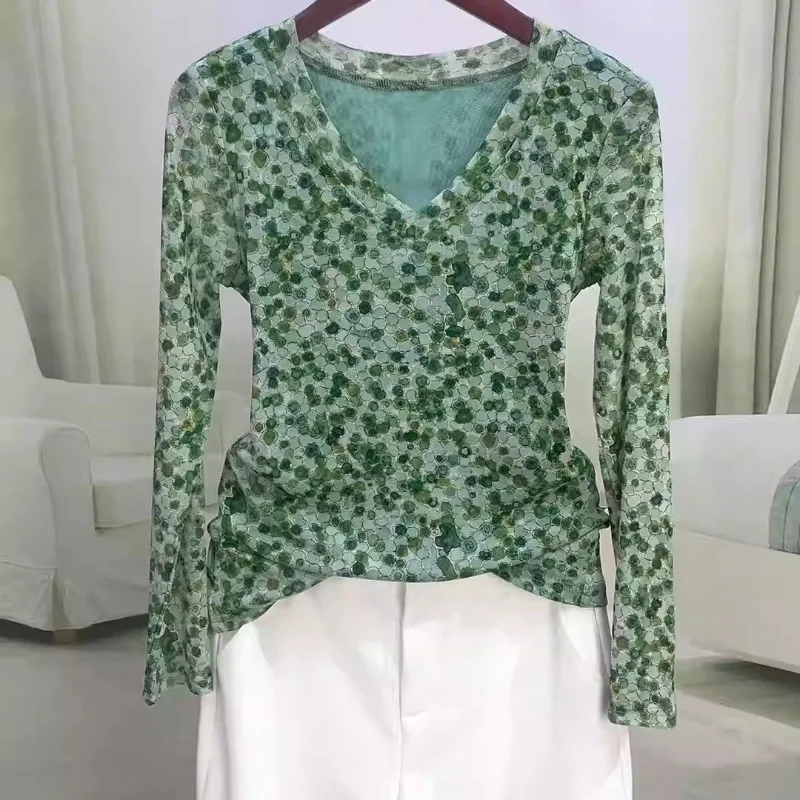 

Printed V-neck Noble Long-sleeved Fashionable Mesh New Fashion Bottoming Slimming Top
