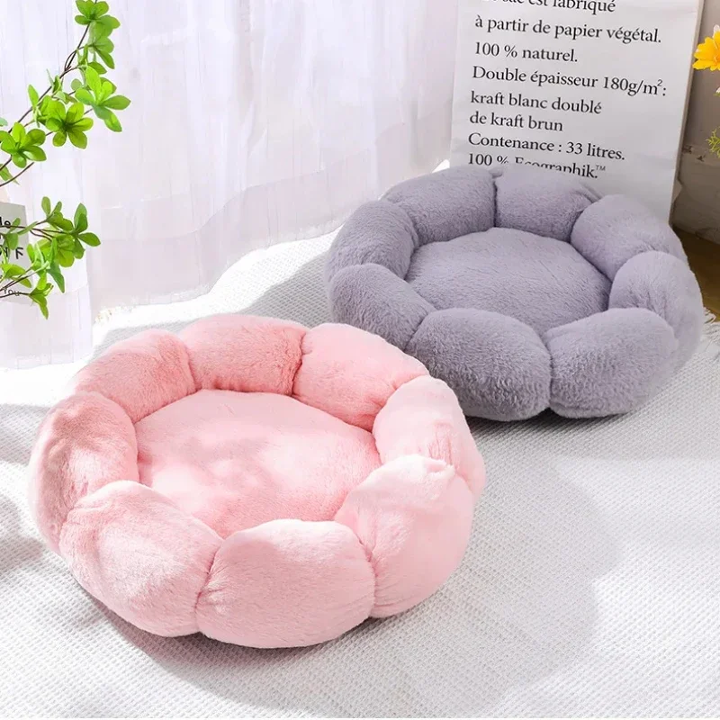 Plush Pet Bed Winter Warm Calming Round Cat Dog Bed Anti-Anxiety Pet Deep Sleep Cushion Flower Shape Cat Bed Thick Cuddle Nest