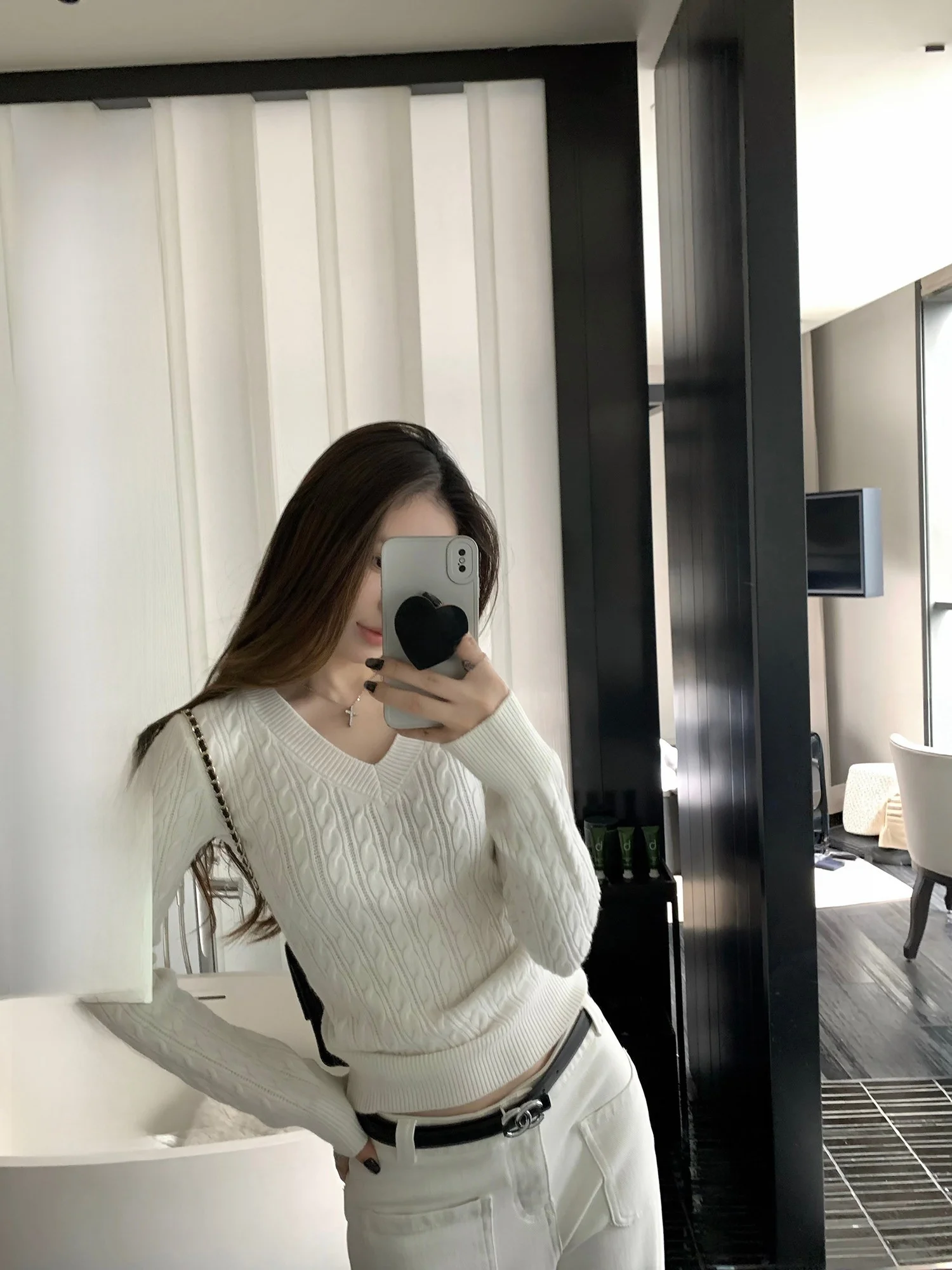 

Hhi Women's Knitted Sweater V-Ne Tassel Long Sve ort Length Slim Fit Autumn Winter Inner Wear Floral Twist Design