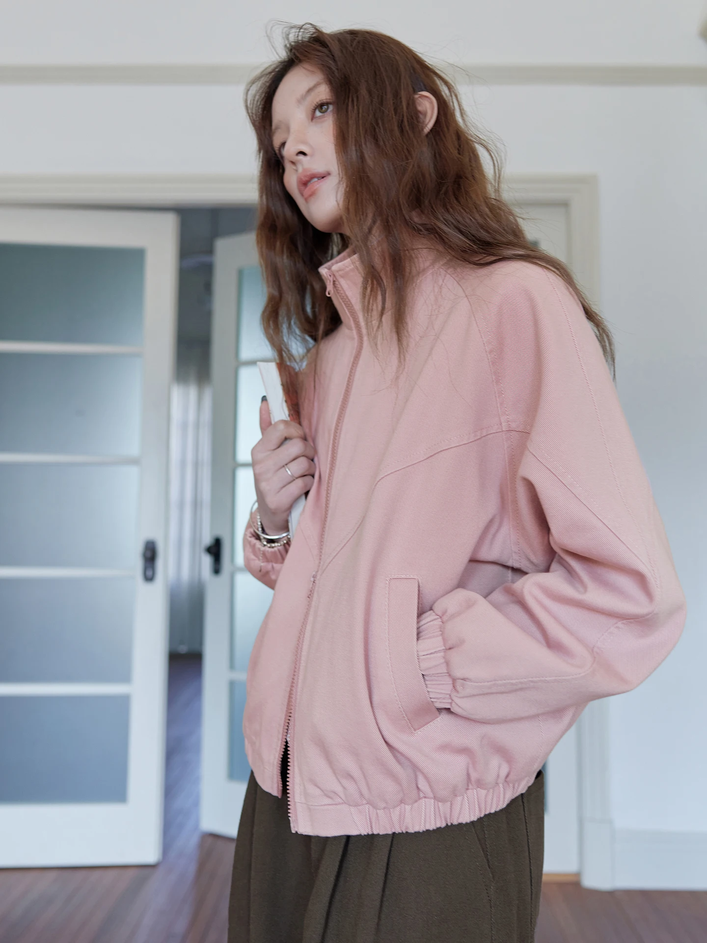 

Женская повседневная куртка Mlife Gentle Bean Paste Pink с двойной молнией и пэчворком, с отложным воротником, ранняя весна 2026