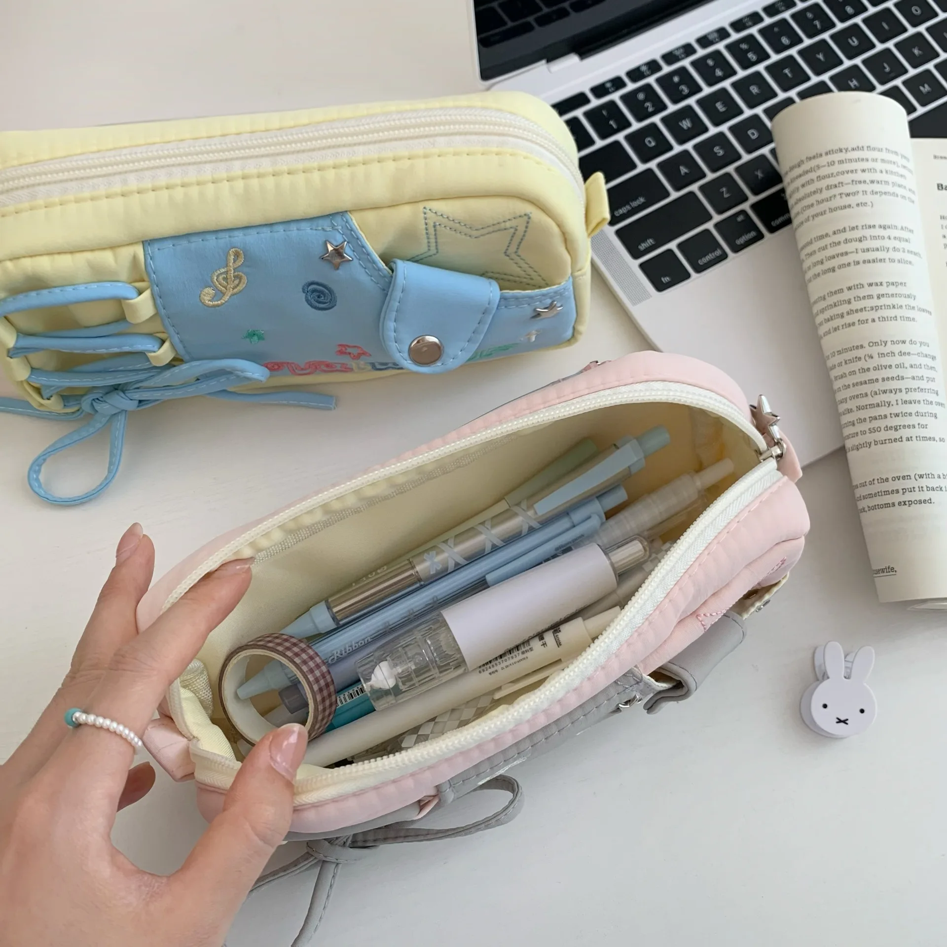 مقلمة قماشية ذات سعة كبيرة، حامل أدوات مكتبية لطيف مقاوم للأوساخ، حقيبة مستلزمات مدرسية