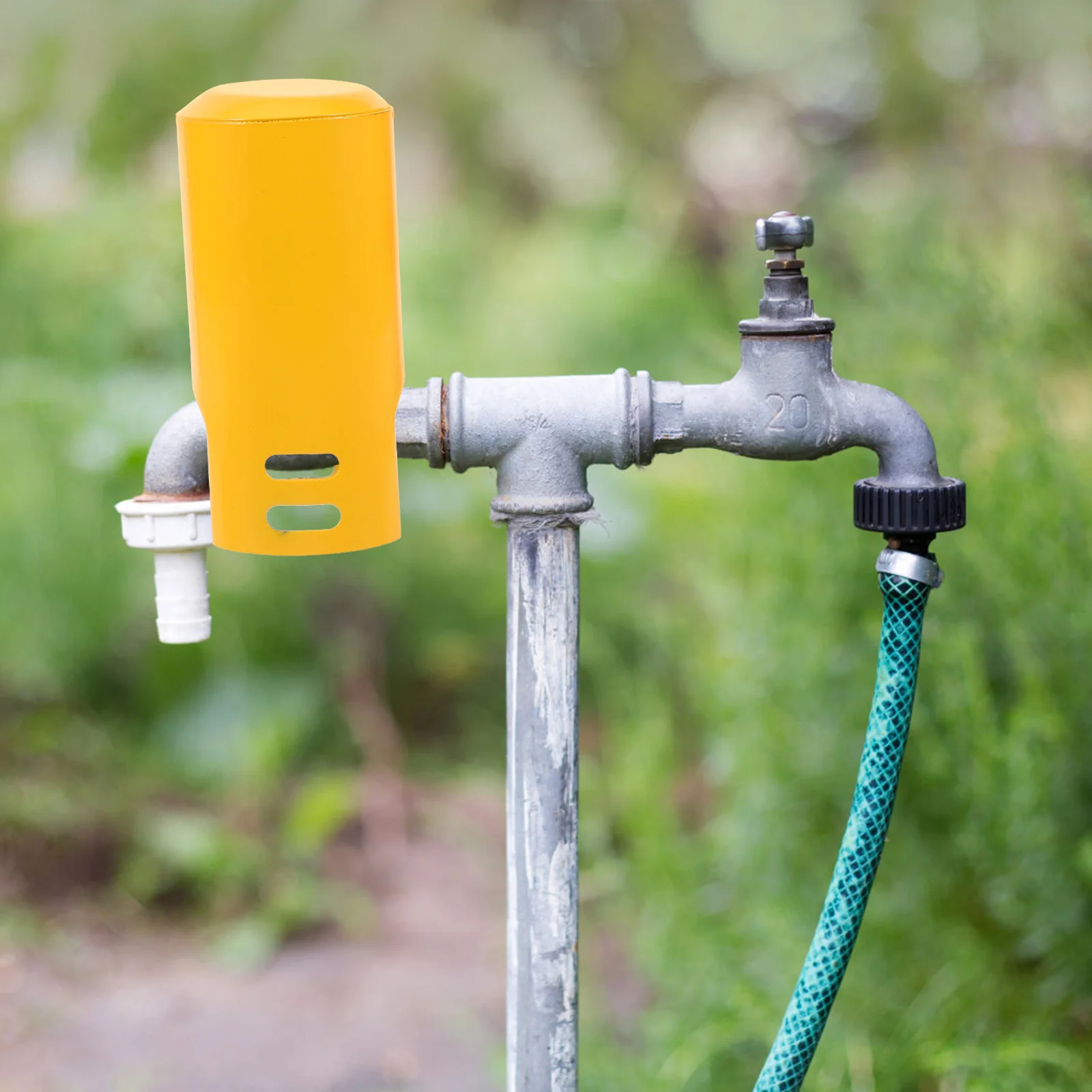 

1Set Waterproof Faucet Cover with Lock Heavy Duty Outdoor Spigot Protector for Yard Garden Tap Anti-Freezing Valve Cover