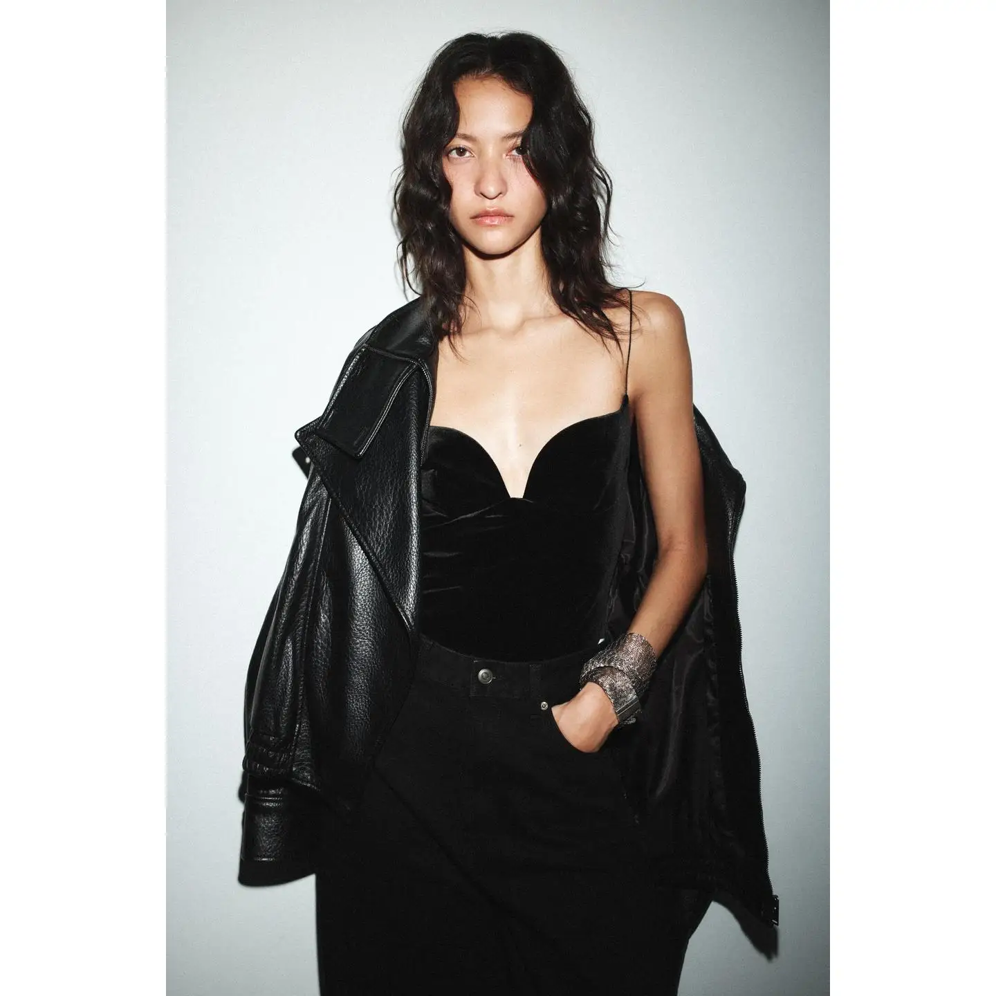 

Faionable Velvet One-Piece Suit with Heart Collar Slimming Trendy Strap Suit for Women Low Waist Long Pants High Content