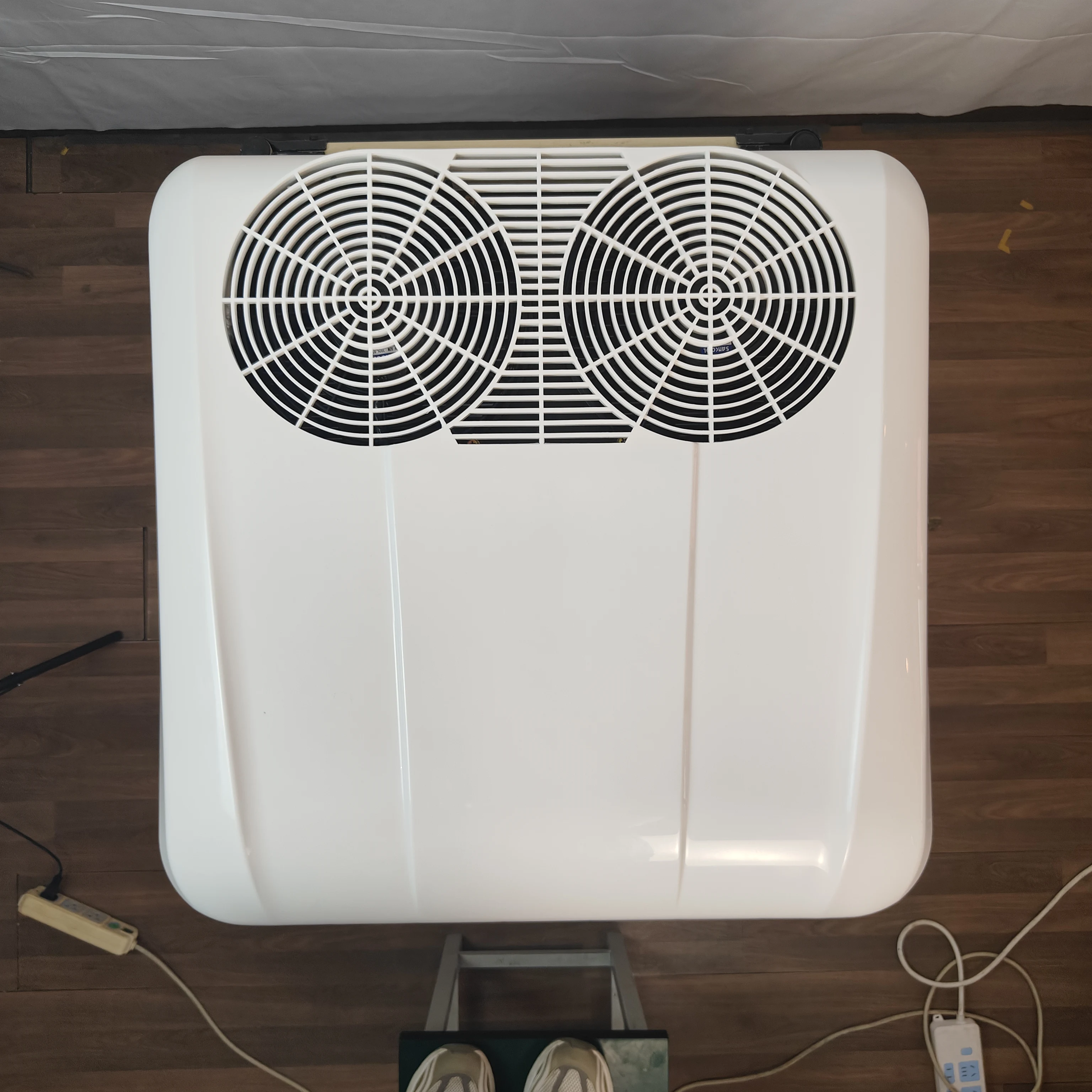 

DC 48V 60V 72V Rooftop AC Auto 24V Truck Air Conditioning 12v Rv Air Conditioner For Car Truck Sleeper