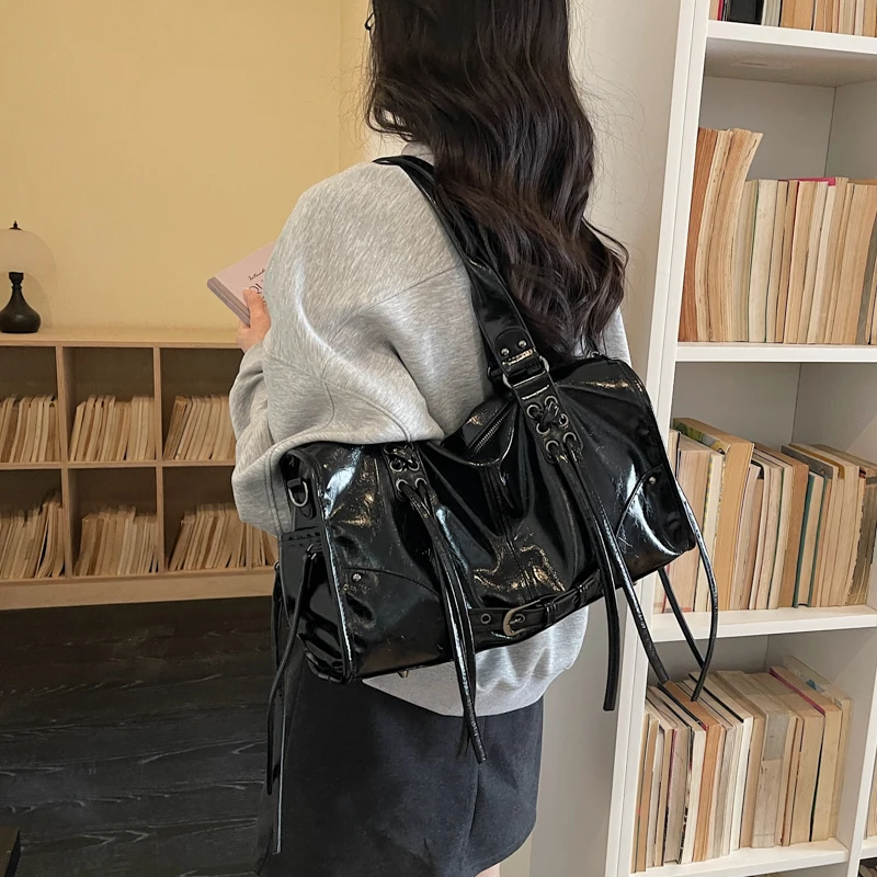 Fashion Solid Zipper PU Shoulder Bags 2026 Hot Sale Casual Large Capacity Handbags Simple Retro Versatile Tote Bags for Women