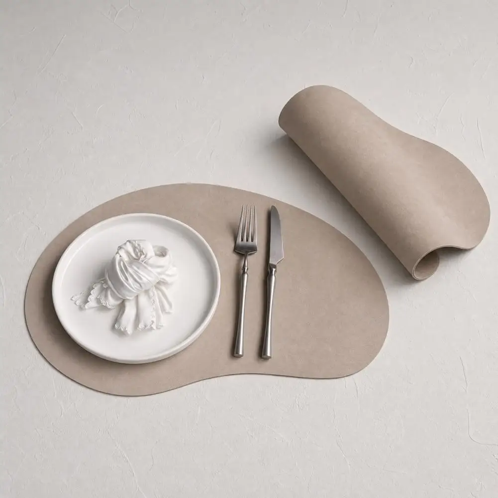 

Elastic Dining Mat Cashew Nut Shape Pad for Dining Table, Faux Leather Table Mat for Plates, Nordic Kitchen Decor