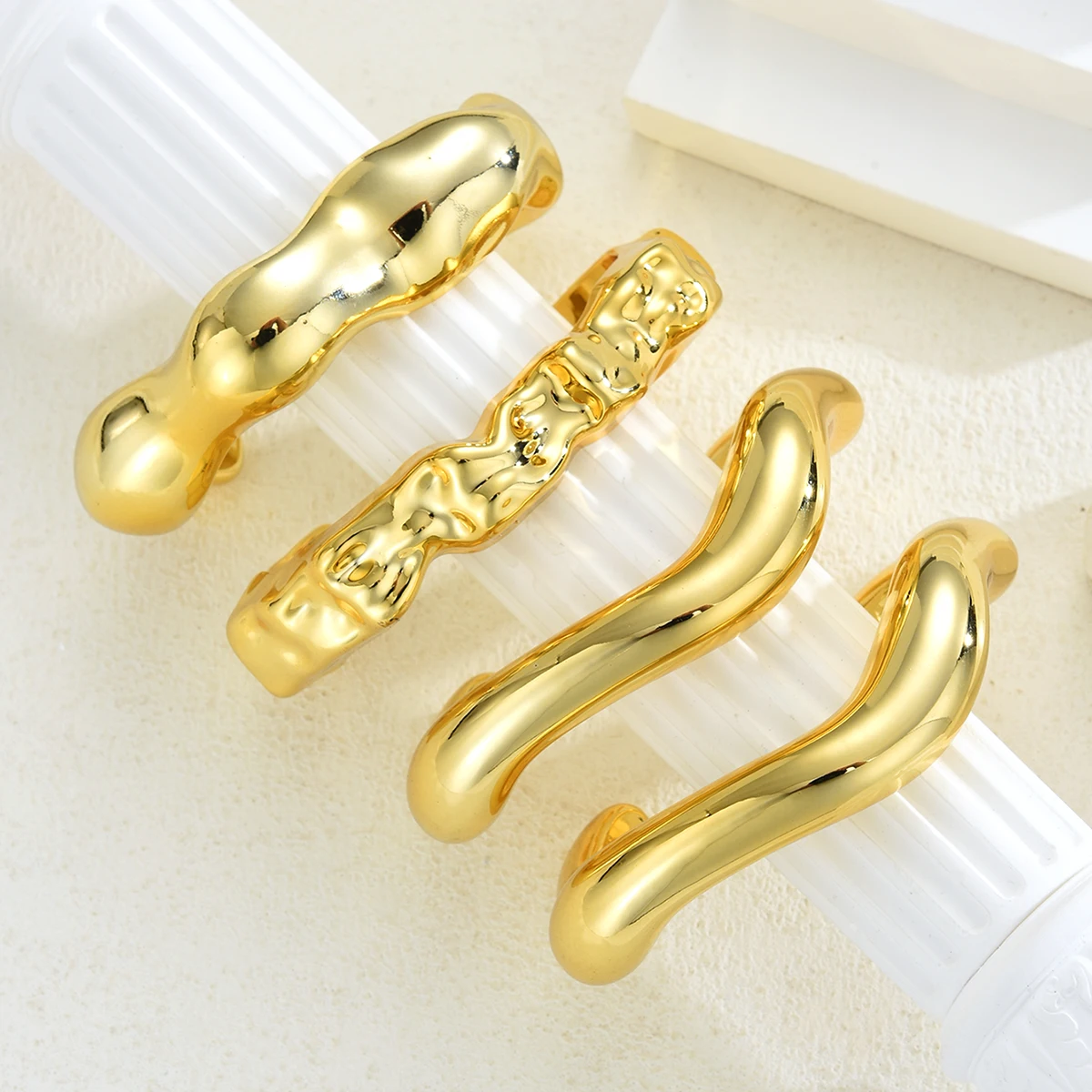 خمر الشرير لامعة واسعة الكفة الإسورة للنساء الهيب هوب الذهب اللون هندسية المعادن أساور ارتداء اليومي مجوهرات الحفلات هدايا جديد