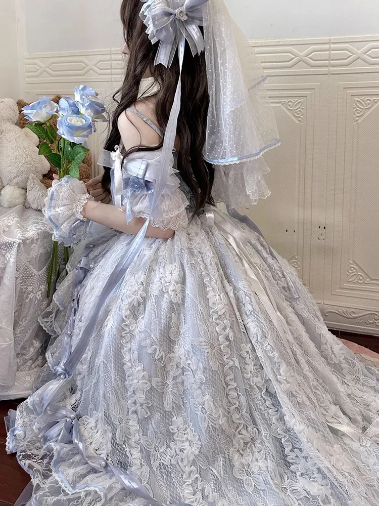 Abito da sposa blu per spettacoli di laurea, cerimonia per il giorno degli studenti