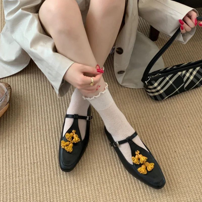 

Женские весенние туфли с острым носком и плоскими карманами, новый стиль, высококачественные кожаные туфли Мэри Джейн в стиле ретро с Т-образным ремешком для женщин