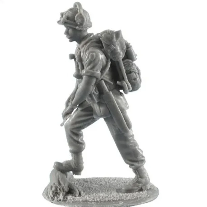 1/35 Scale Die-cast Resin Figure Model  Kits Vietnam War US Infantry Radio Operator with M-16 Unassembled and Unpainted Art Toys
