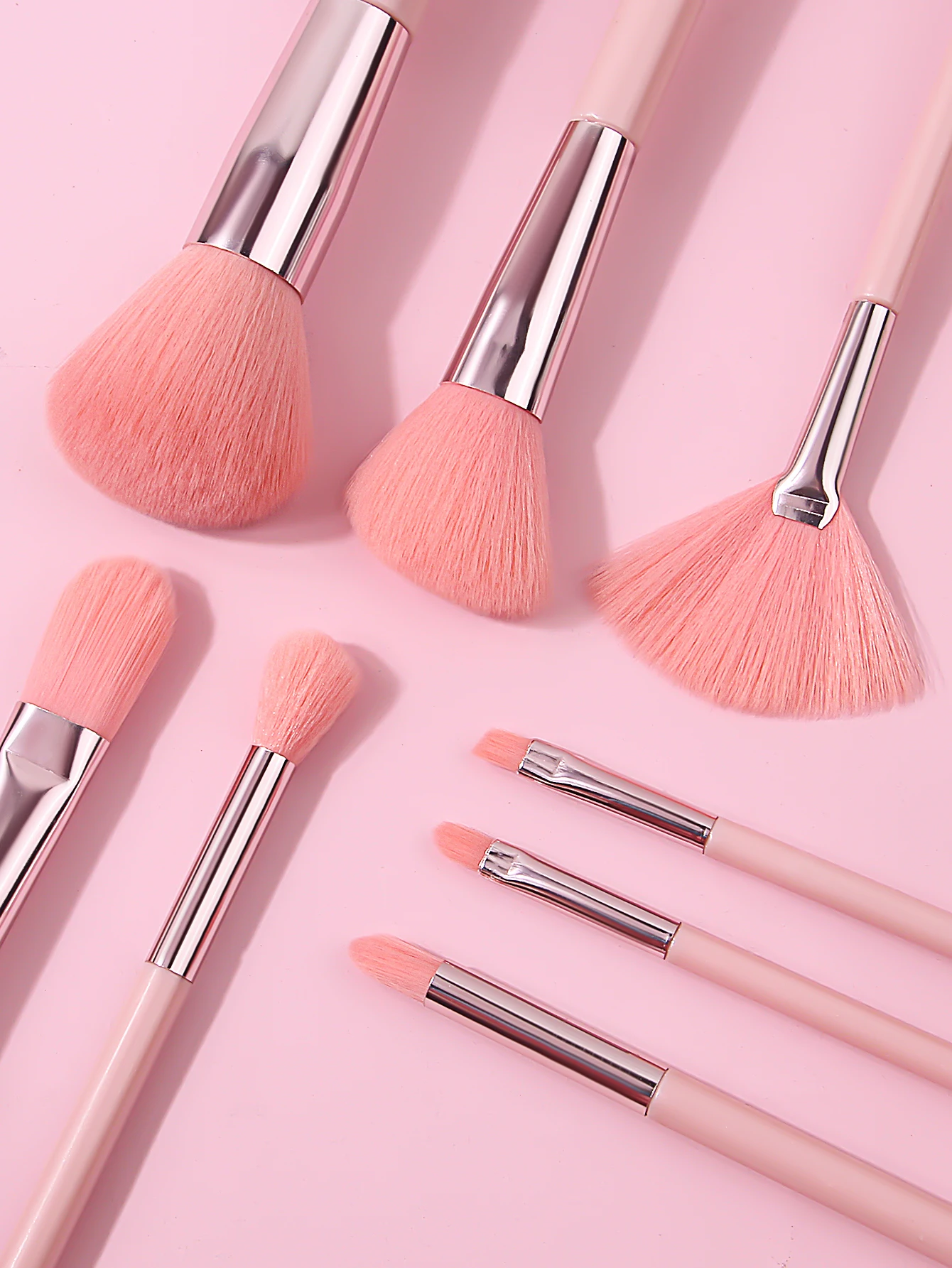 8pcs pink makeup brush set,high-quality bristles foundation brush,blush brush,eyeshadow brush+2PCS makeup sponge with storagebag