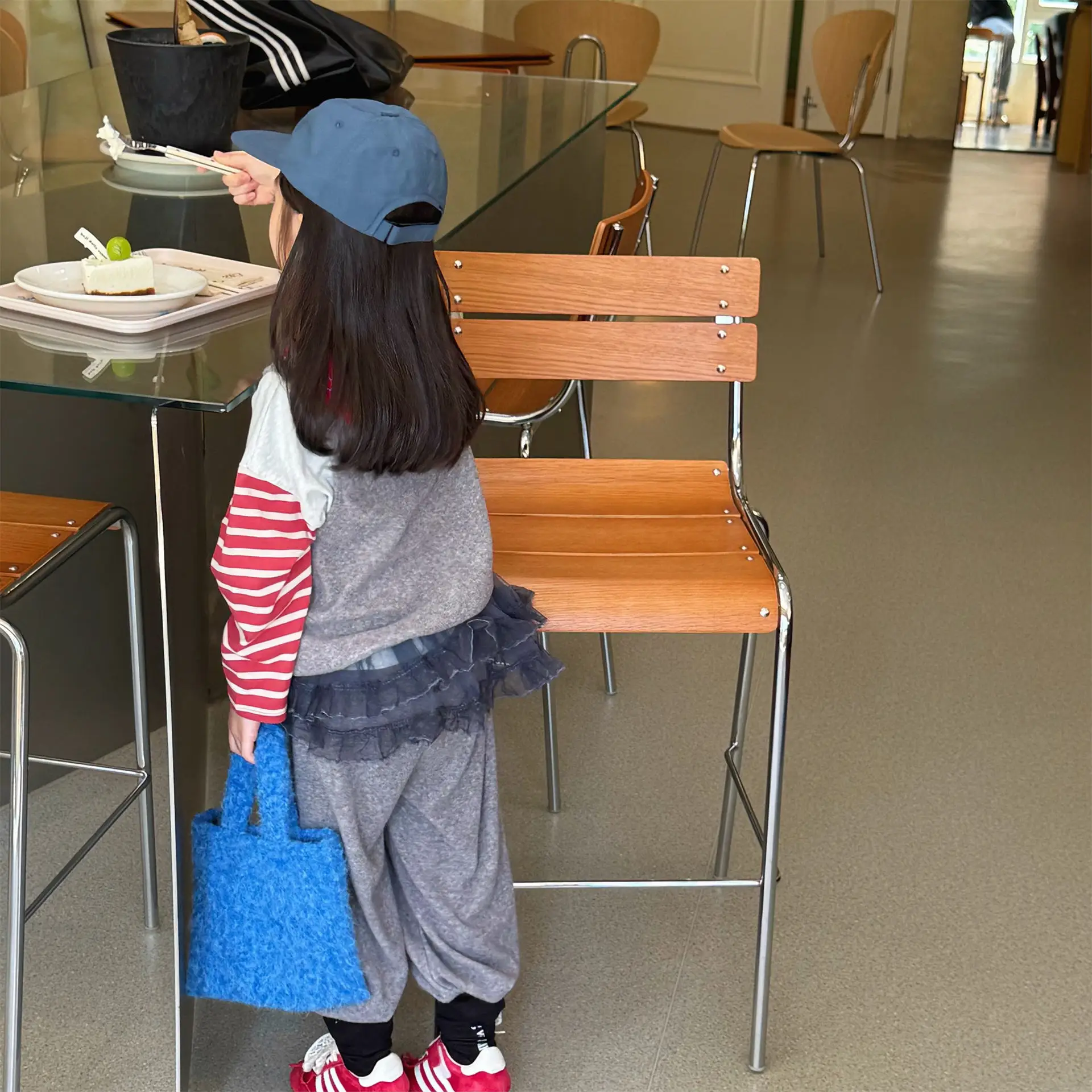 2025 خريف الاطفال الزي 2 قطعة مجموعة الكورية نمط سترة + السراويل الفتيات موضة طفل الملابس الدافئة الخريف قطعتين وتتسابق 1-8 سنوات