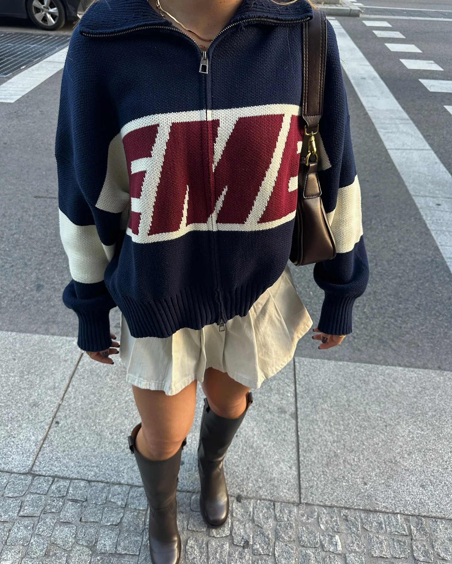 

New Men Warm Sweater Handsome Lapel Embroidery Splicing Oversized Cardigan Men's American Retro Simple Zipper Sweater Women