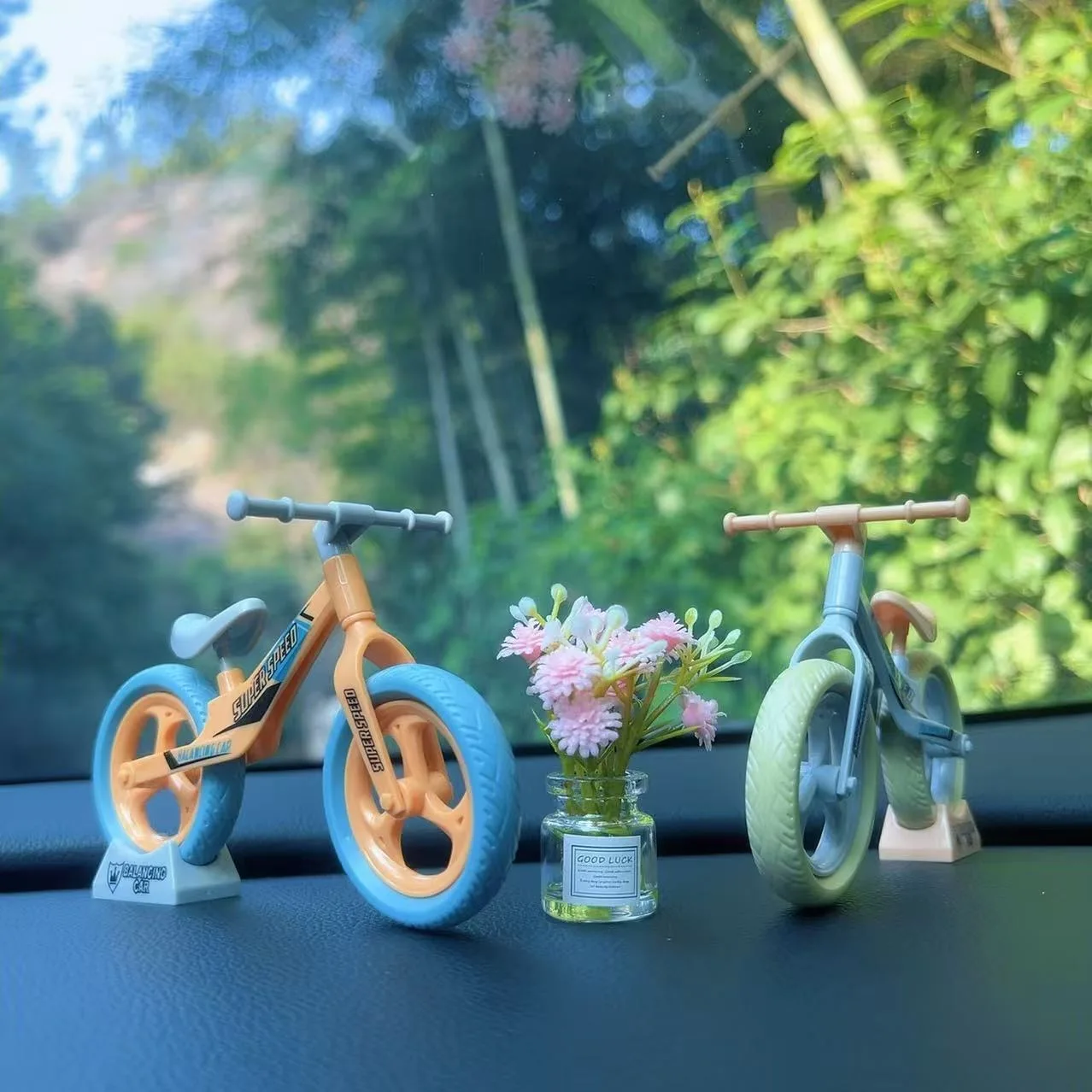 

17cm Interest Fashion A movable and Sliding Bicycle Model Keychain Miniature 3D Mountain Bike Model Keyring Hanging Piece