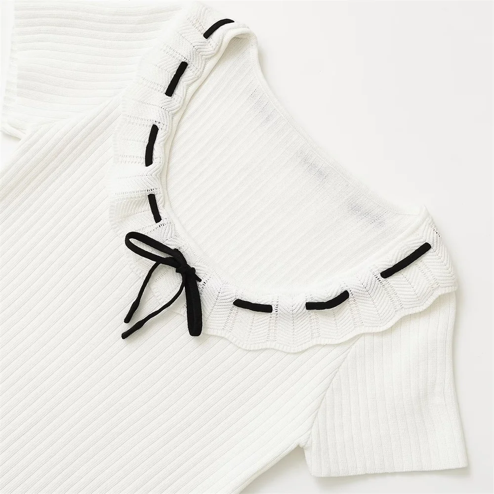 T-shirt da donna a maniche corte con scollo tondo a costine con lacci a contrasto per abbigliamento casual da donna primaverile ed estivo