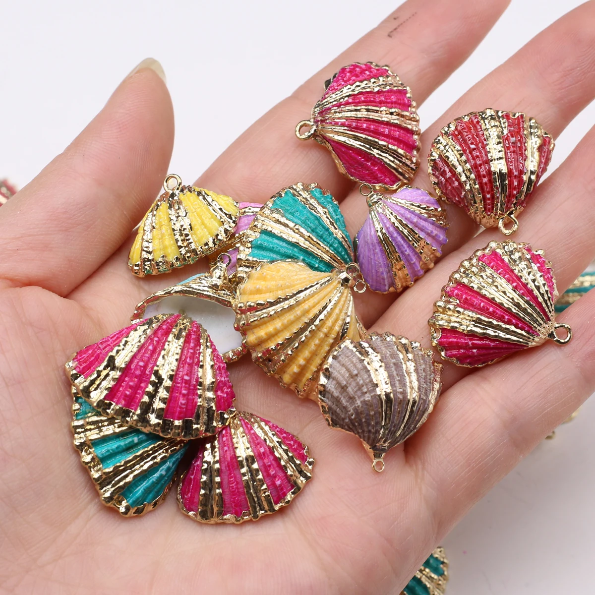20-25mm Gold Color Plated Natural Scallop Shell Pendants 10Pcs Natural Seashell Charms for DIY Necklace Jewelry Making Supplies