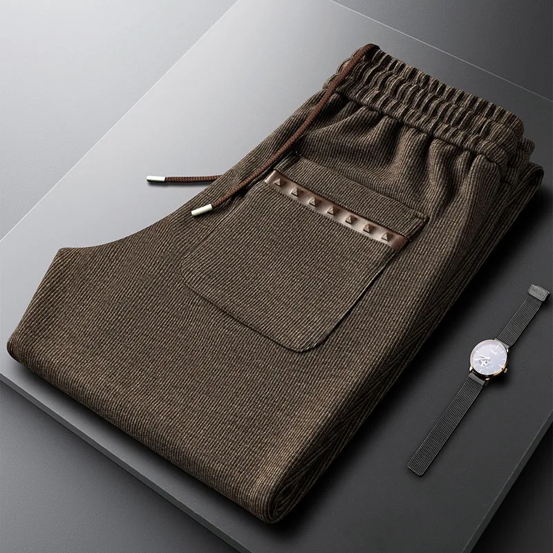 Schlichte und sportliche Freizeithose für Herren, schwarze, seitlich gestreifte Slim-Fit-Hose mit geradem Bein, Jogginghose mit Kordelzug, dicker Stil