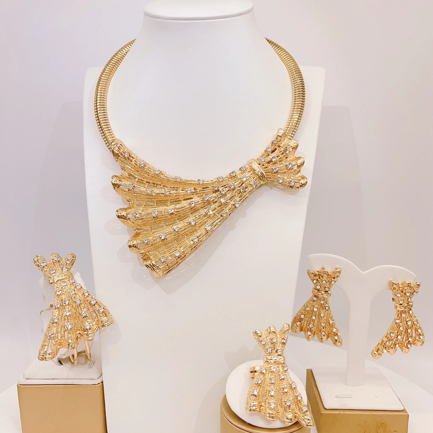 

Yulaili уникальные итальянские украшения со стразами, подвеска llaveros, воротник Pulseras, булавка Pendientes, щупальца, Anillo, рождественский комплект из 4 предметов
