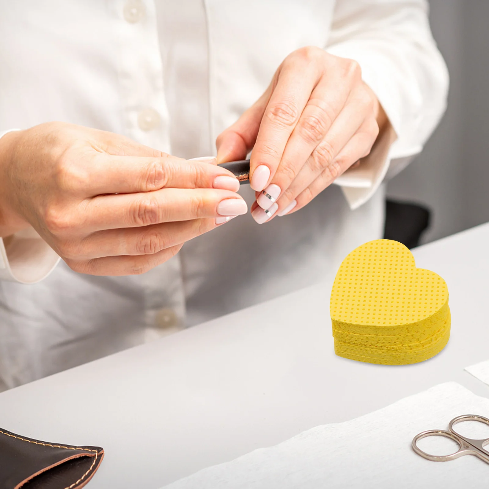 200 Unidades de Almofadas Removedoras de Esmalte em Forma de Coração, Algodão Macio e Sem Fiapos para Limpeza de Gel de Unhas e Extensão de Cílios