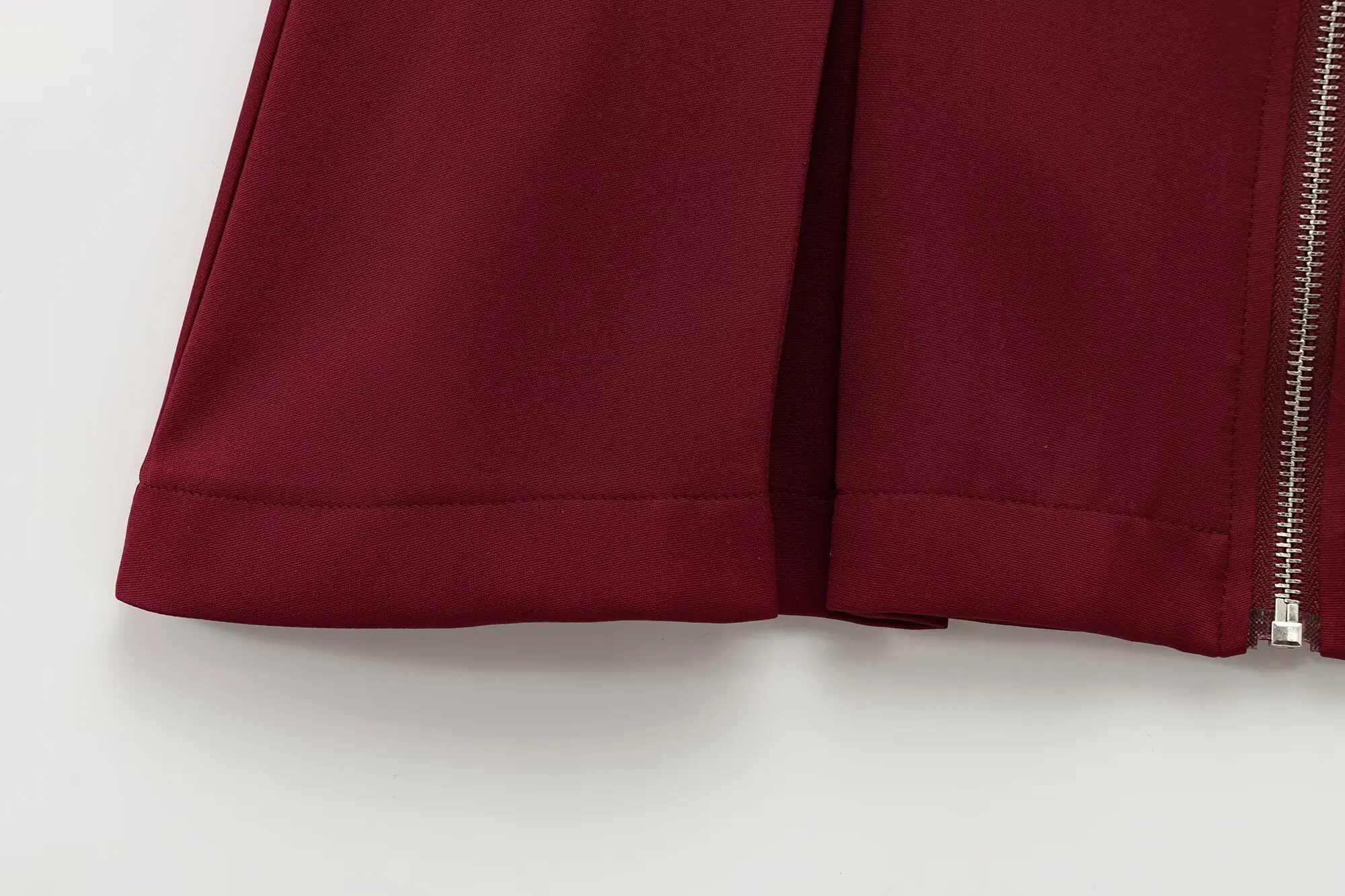 فستان KONDALA أنيق للربيع للنساء بسحاب بدون أكمام فستان قصير موضة 2025 صيفي مطوي غير رسمي للحفلات الليلية فستان نسائي