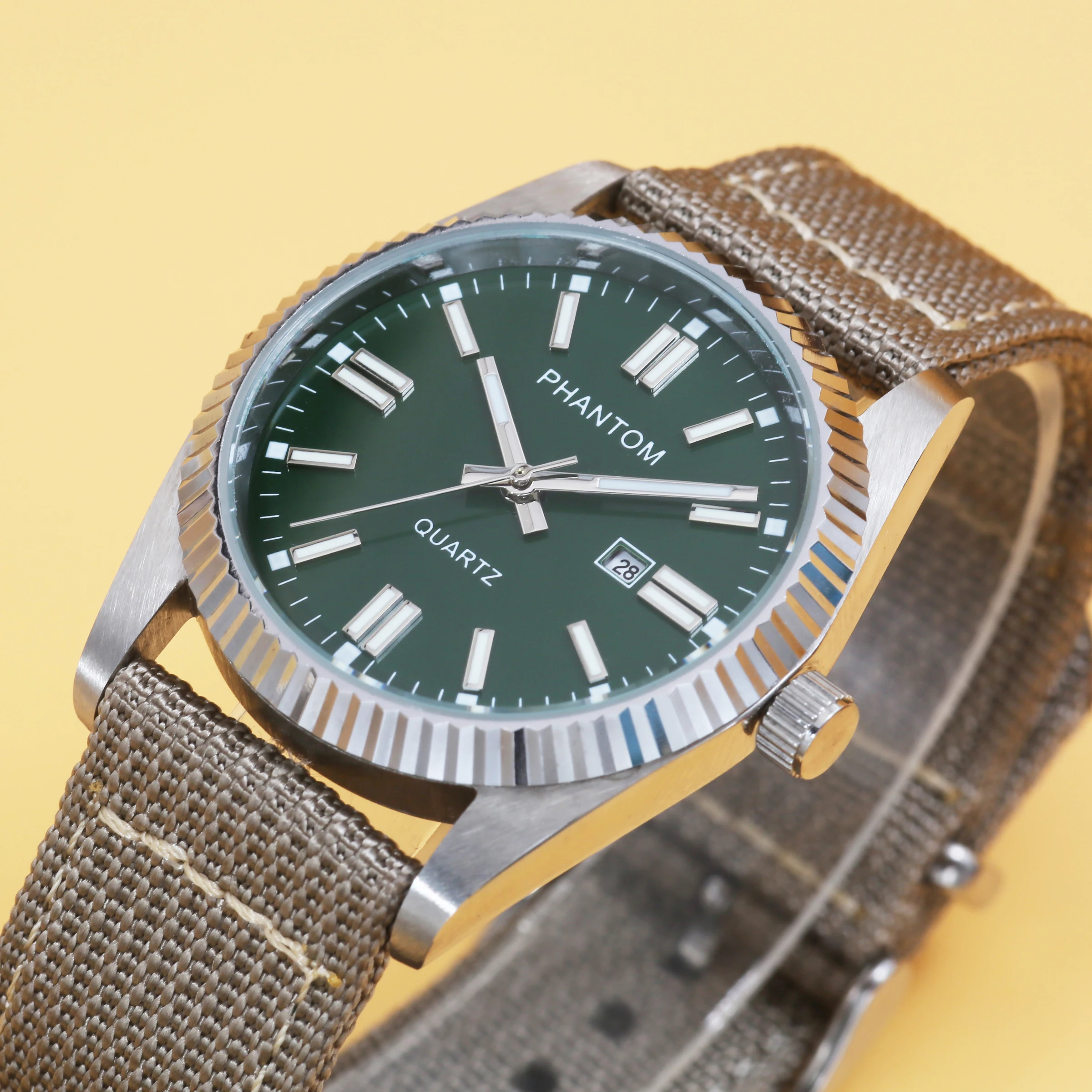 

Мужские кварцевые часы PHANTOM, 35 мм, темно-зеленый циферблат, светящийся, водонепроницаемый, с календарем, из нержавеющей стали