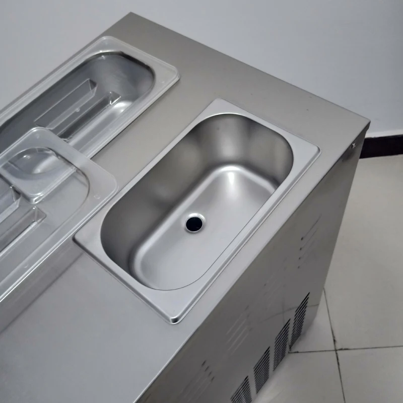 Mini macchina per gelato soft Prezzo di fabbrica Macchina per gelato di vendita calda