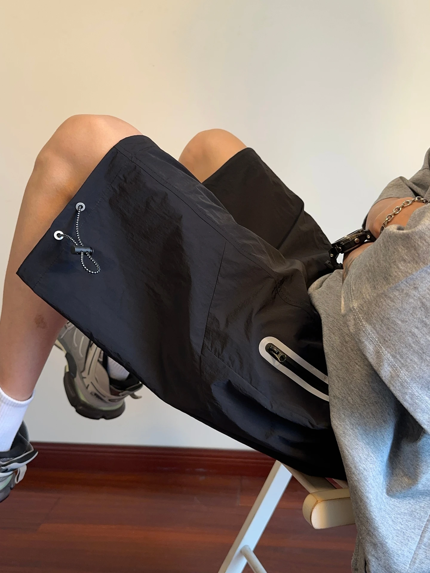 

Мужские лыжи из ледяного шелка, летние тонкие свободные спортивные пляжные повседневные верхняя одежда, брюки средней длины с пятью точками, прямые брюки