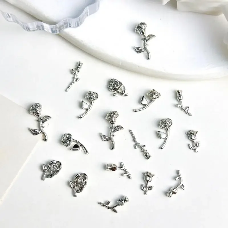 20개 라이트 럭셔리 메탈 합금 장미꽃 네일 참 3D 레트로 실버 꽃 네일 아트 장식 액세서리 DIY 네일용