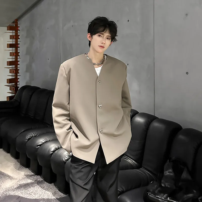 

Spring 2026 Men's Casual V-Ne Padded oulder Jaet Small Suit Outerwear No Collar Metal Button Simple Faion Urban Sle