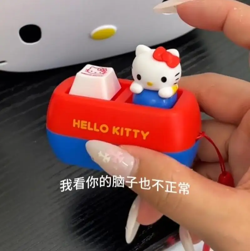

Брелок Sanrio Hello Kitty с голосовой кнопкой, антистресс-игрушка в виде клавиши Kt Cat, милая кнопка-сквиши для клавиатуры, декор для стола, подарки на день рождения