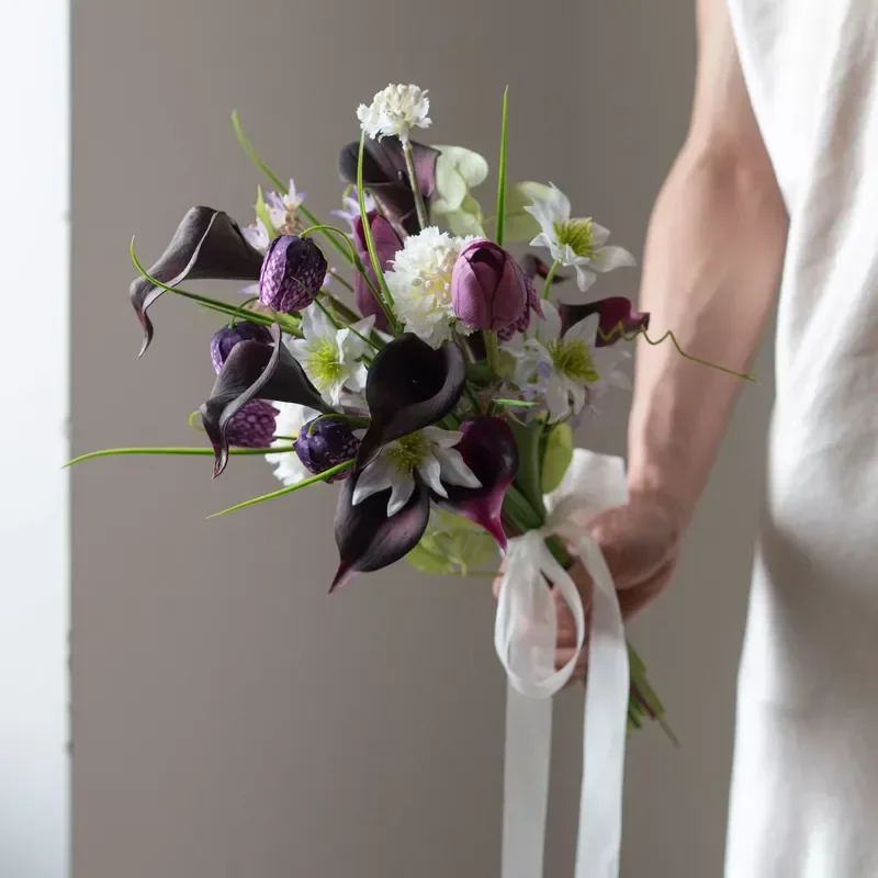 Artificial Purple Arum Lily Bouquet Handheld Prop for Wedding Certificate Graduation Photography Decor Simulation