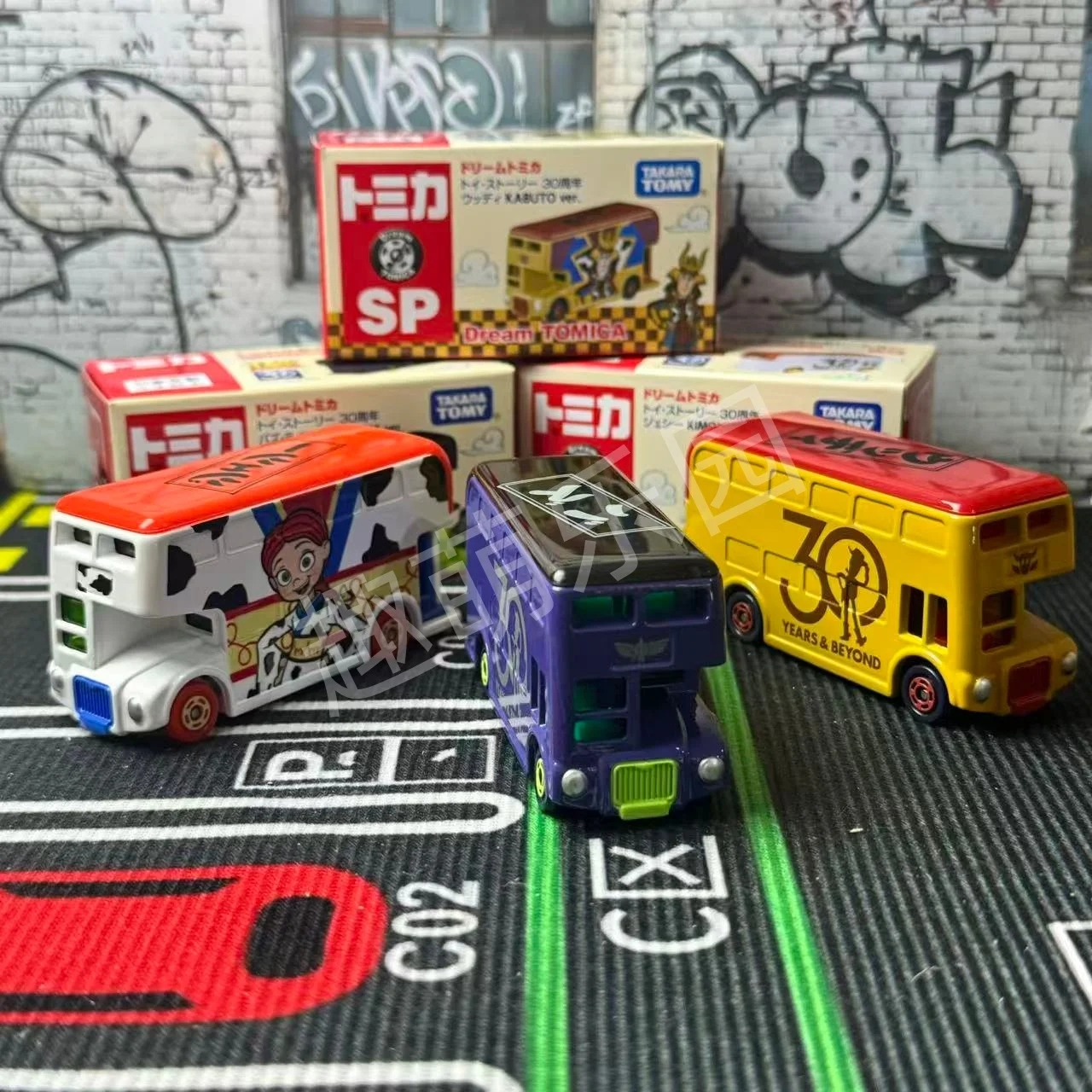 

Takara Tomy Dream Tomica SP Disney Toy Story, оригинальная коллекция Buzz Woody Toy Story, игрушка из сплава, литая под давлением металлическая модель для детей