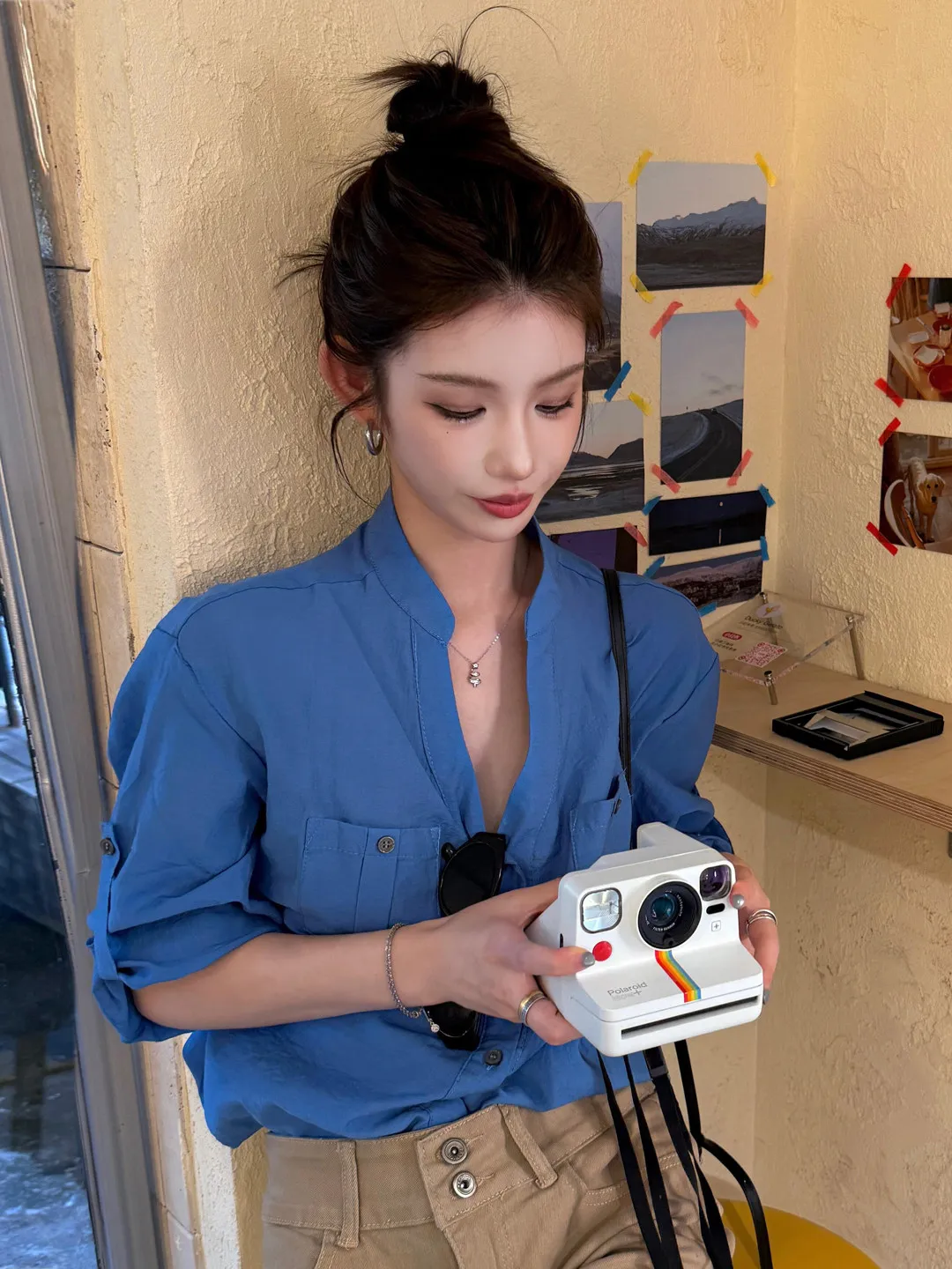 

Spring New Unique Small Shirt Women's Hong Kong Style Design V-neck Long Sleeve Blouse Meat Conceal Slimming Top Polyester Fiber