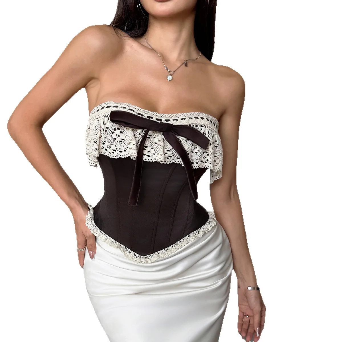 بلوزة بوستير بتصميم عتيق مع خصر مشد من الدانتيل وربطة عنق متقاطعة من الخلف، بلوزة أنيقة بدون حمالات