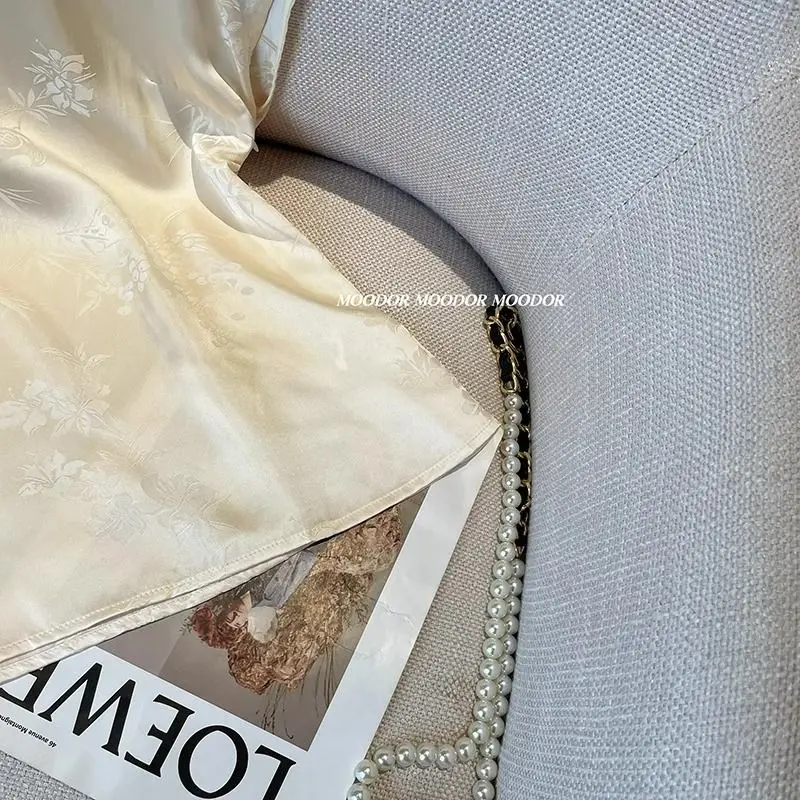 サテンシルクジャカードレトロシャツ女性半袖スタンドカラーブラウス中国風のヴィンテージルーズトップス夏の新ファッション