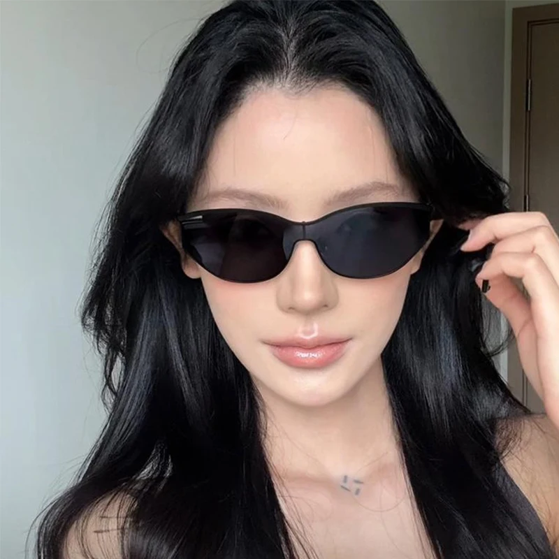 2025 Gafas de sol de ojo de gato de moda Personalidad Sentido del futuro Tecnología Sombras Gafas Viajes Playa UV400 A prueba de rayos ultravioleta